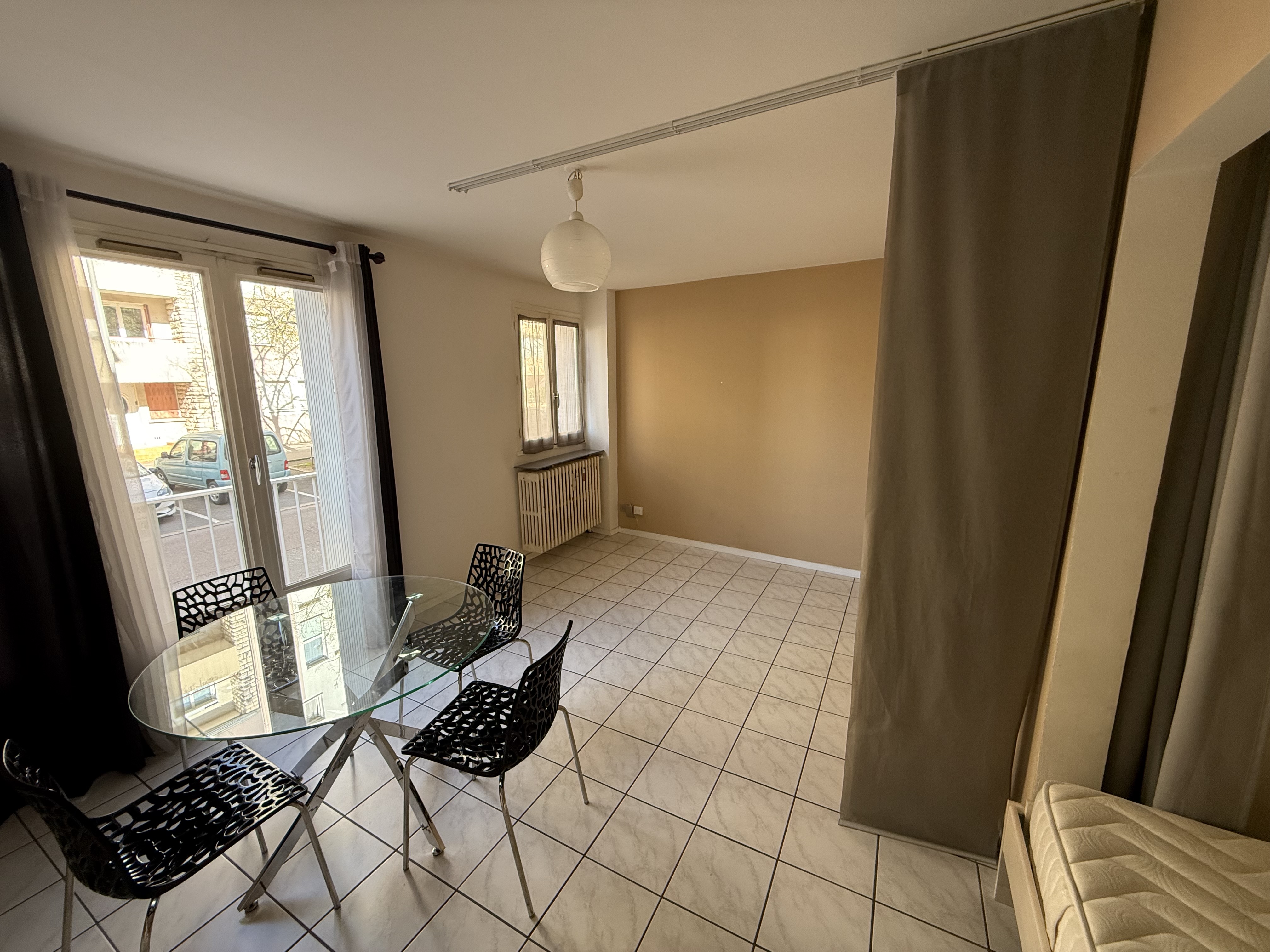 📍 Dijon – Quartier Place Wilson Appartement T1 bis meublé – 33 m² – Lumineux – Rez-de-chaussée surélevé